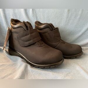 NWT Women's Clinic Extra Olivia Black Boot, Size 8.5 WW